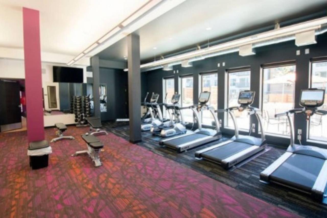 Frontdesk Confluence On 3Rd Apt Downtown Riverwalk Trails Де-Мойн Екстер'єр фото